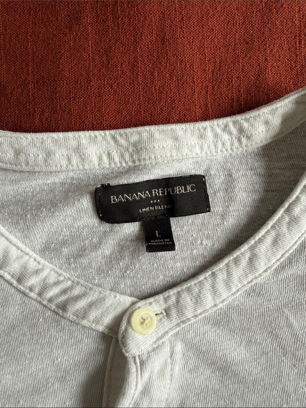 Banana Republic Men's White Henley Short-Sleeve Shirt - Picture 2 of 3